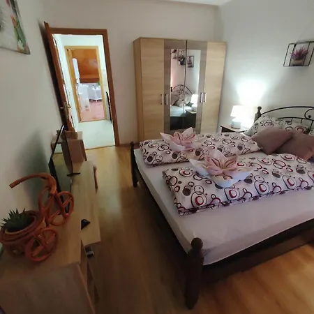 Era Apartmanhaz Appartement *